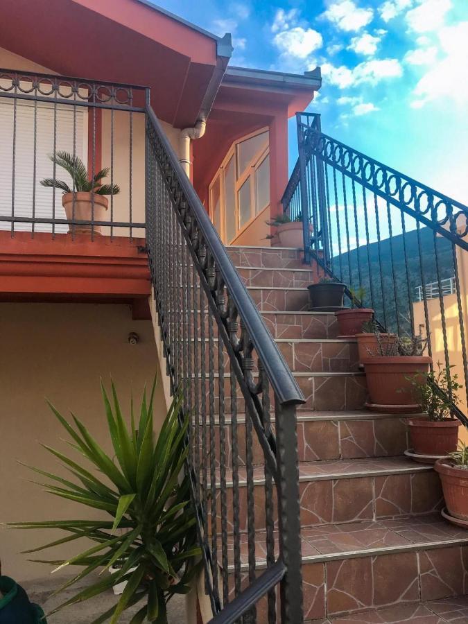 Jovana -- Porodicni Apartmani Igalo Herceg Novi Exterior foto