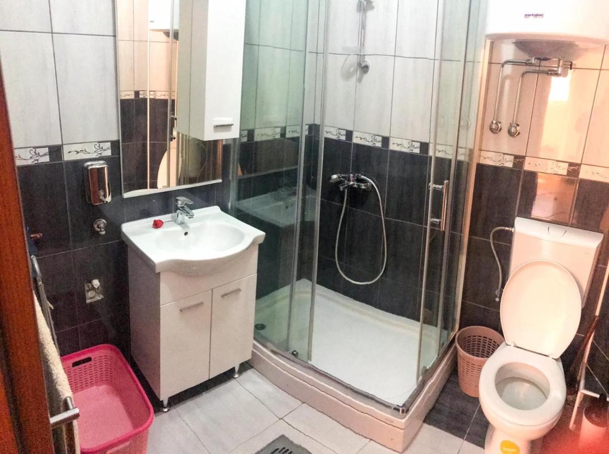 Jovana -- Porodicni Apartmani Igalo Herceg Novi Exterior foto